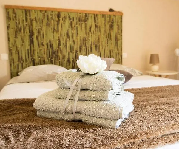 Rive Gauche - D'hotes En Bord D'authion *